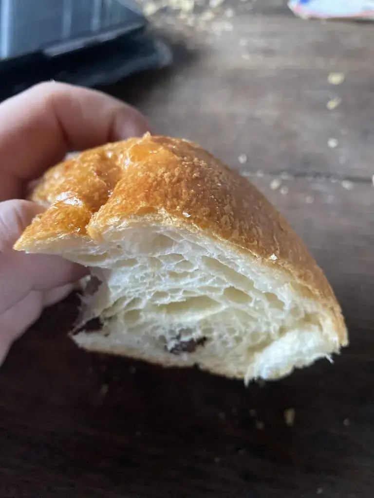 Inaya Zizo_Du Pain sur la Planche_Corbigny_review