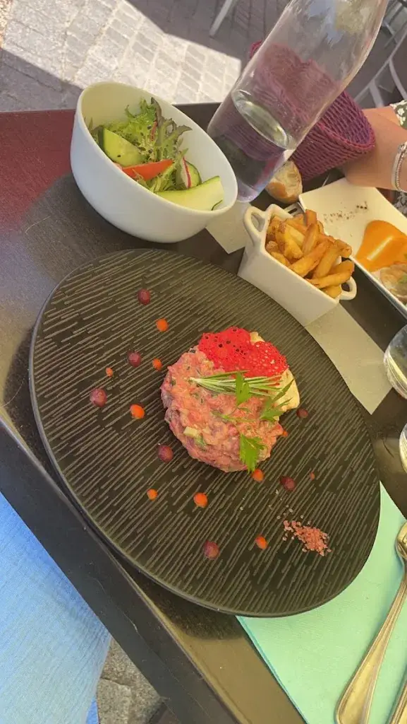 Zoé Duvert_LE BELVOYE_Damparis_review