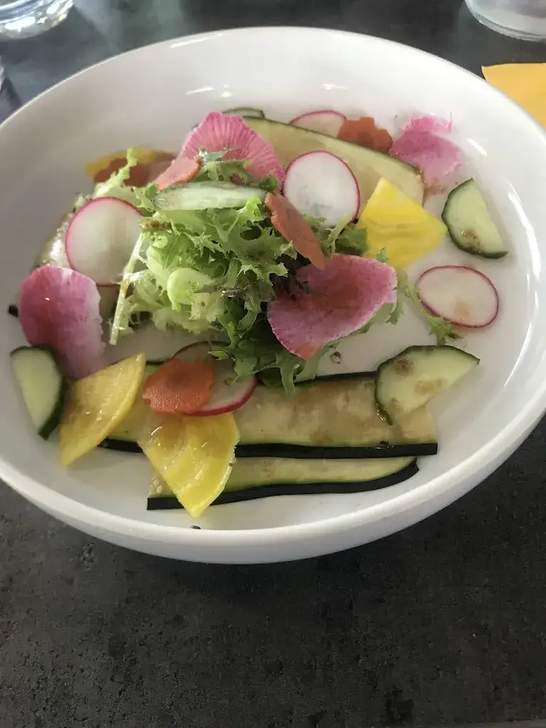 Salima Saintesprit_LE BELVOYE_Damparis_review