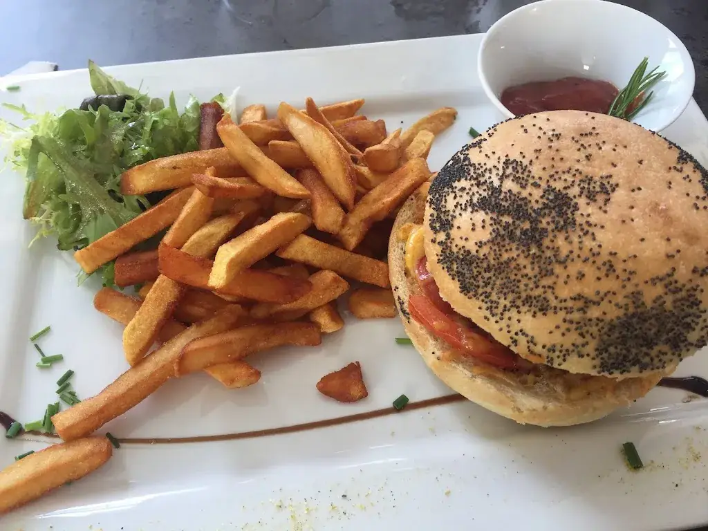 LE BELVOYE restaurant in Damparis