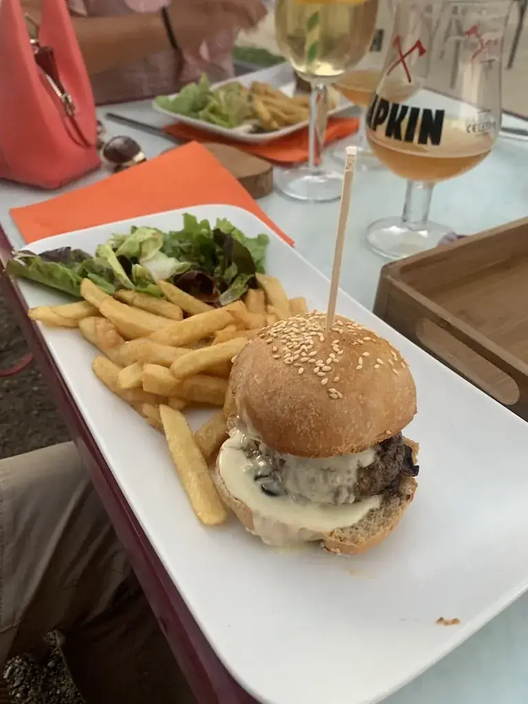 Merlène Lejeune_Guinguette de la Tambourinette_Clamecy_review