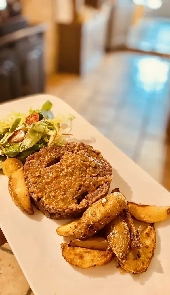 Le Café des Arts_Beaumont-en-Auge_slider_image_2