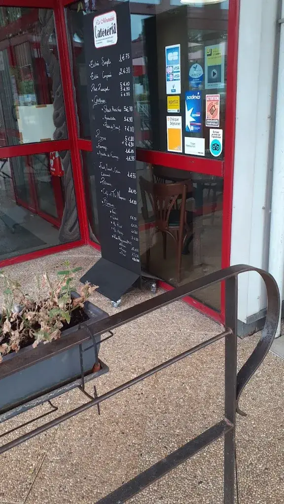 Julien CHARY CHARY-VANGHELUWE_ESAT de Clamecy - Cafétéria la Mirandole_Clamecy_review