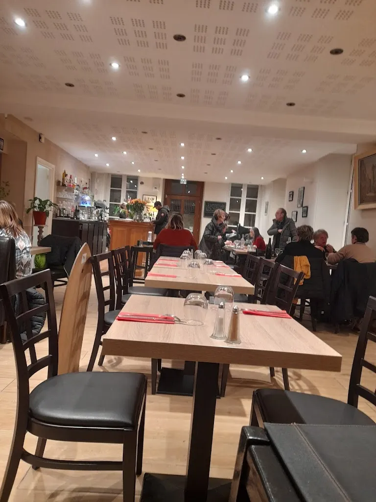 Restaurant La TOUR_Clamecy_slider_image_1