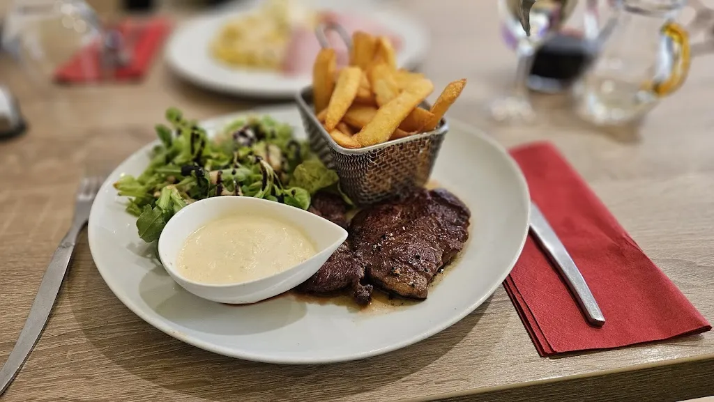 Restaurant La TOUR_Clamecy_slider_image_2