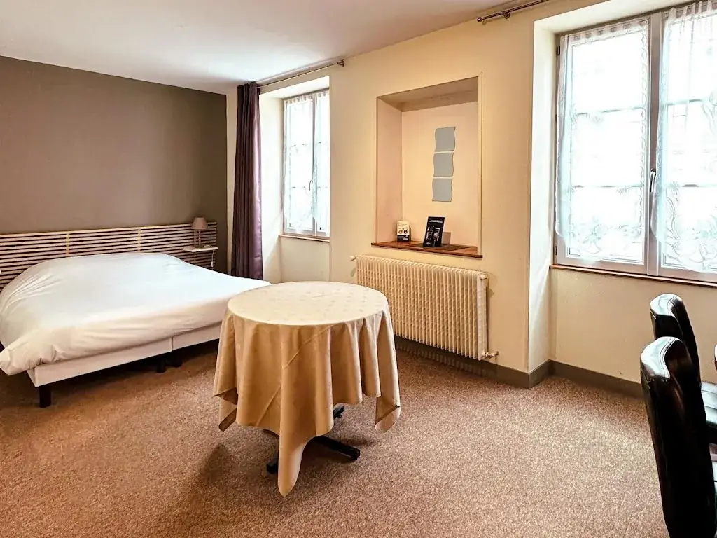 Logis Hostellerie de la Poste_Clamecy_slider_image_2