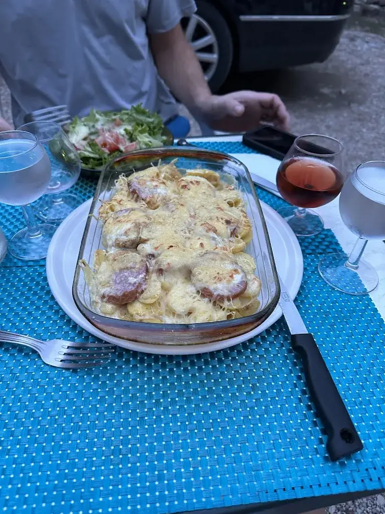 Bridget Van Dyke_La Guinguette_Dijon_review