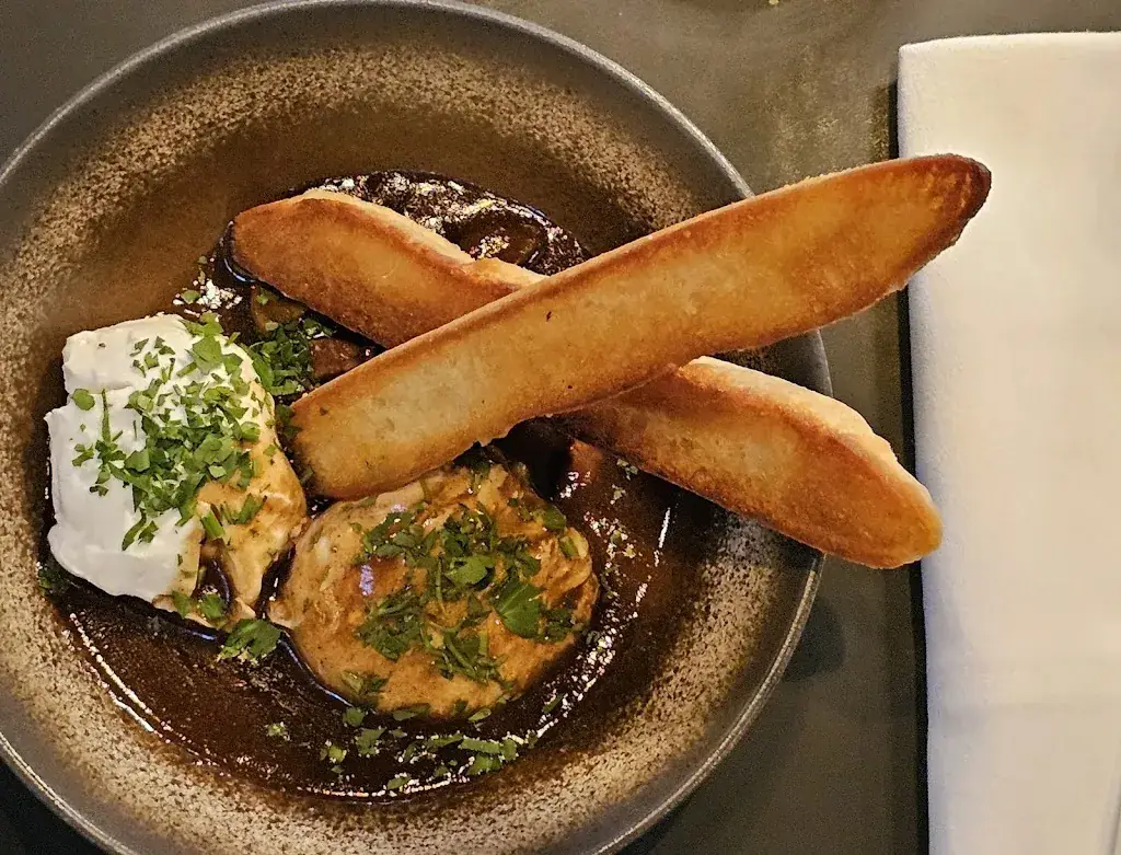 Saran Lewprasert_The Garden of the bells_Dijon_review