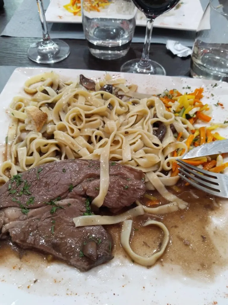 Amélie Freitas_Le béguin_Cosne-Cours-sur-Loire_review