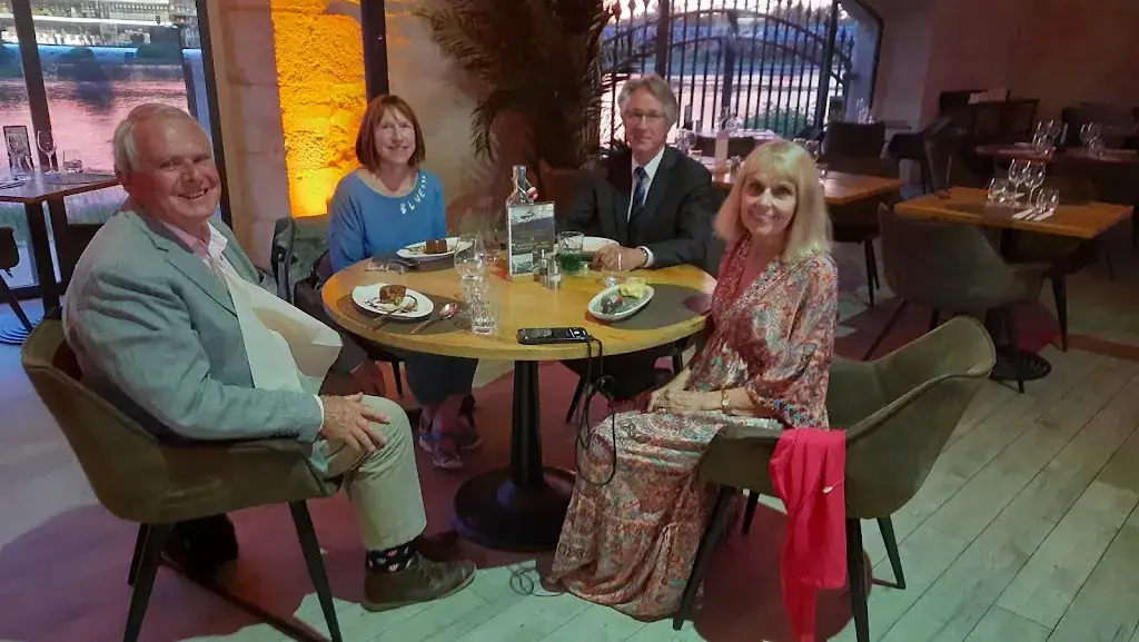 Janet Elizabeth A Smith_M le Restaurant_Cosne-Cours-sur-Loire_review