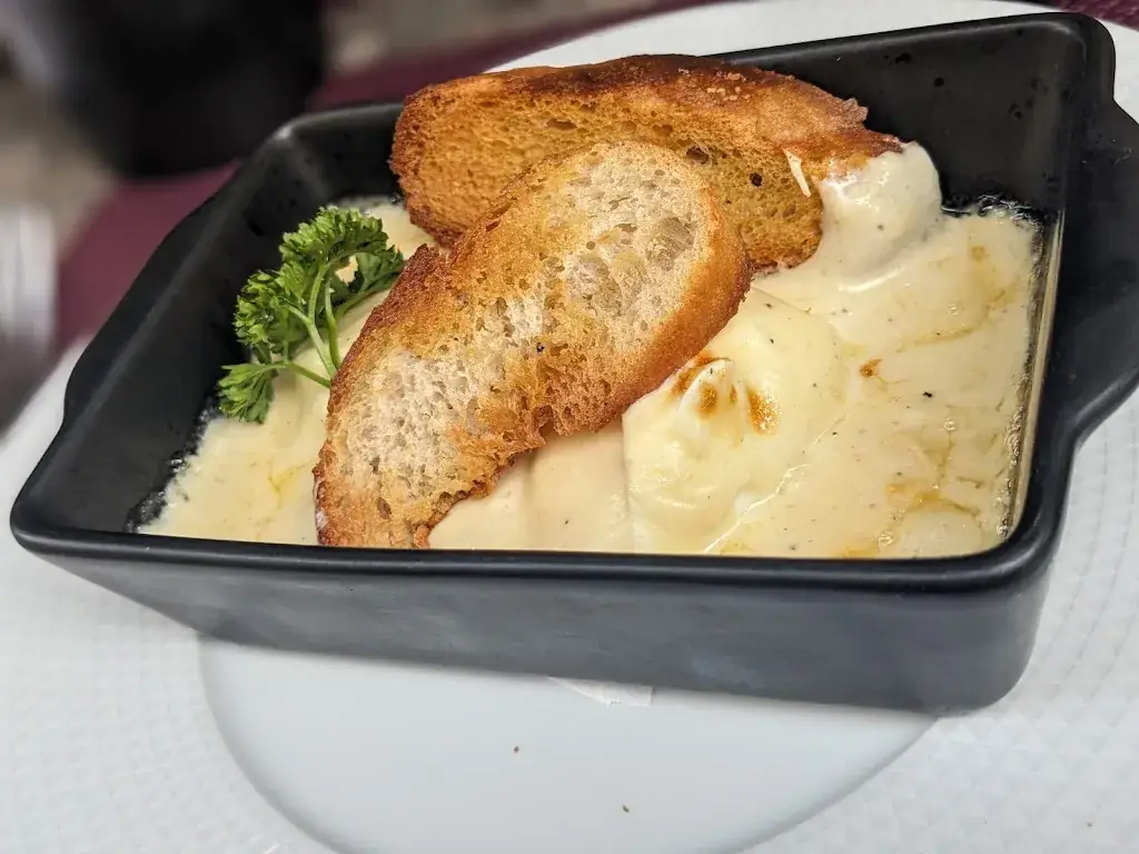 Marine Hillaire_L'Estaminet Nevers_Nevers_review