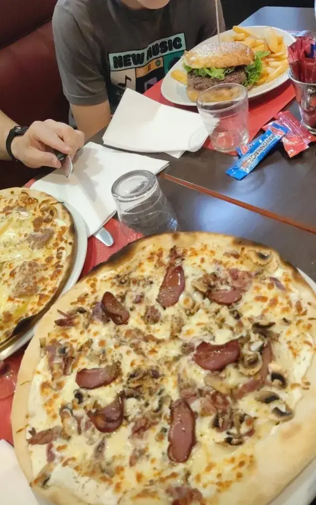 Aurelie Champion_Le Relais De Dampierre restaurant bar tabac_Dampierre-en-Burly_review