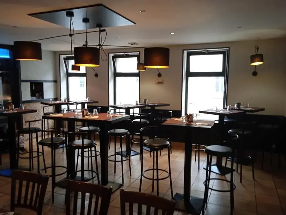 Le Relais De Dampierre restaurant bar tabac restaurant in Dampierre-en-Burly