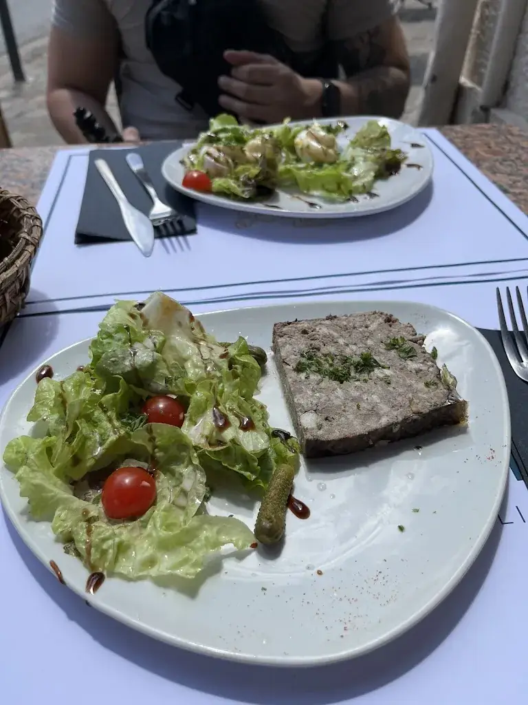 Heather MOREAU_Café de la Poste_Dampierre-en-Yvelines_review