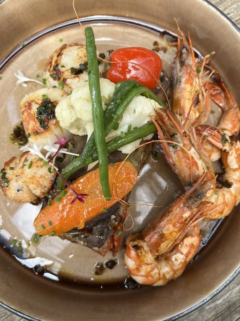 JEROME LACOSTE -BTWIN VILLAGE LILLE-_L'instant présent_Beaumont-lès-Valence_review