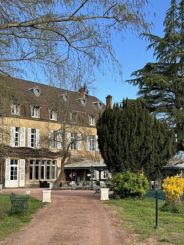 Olga Malinovski_Château de la Barge_Crêches-sur-Saône_review