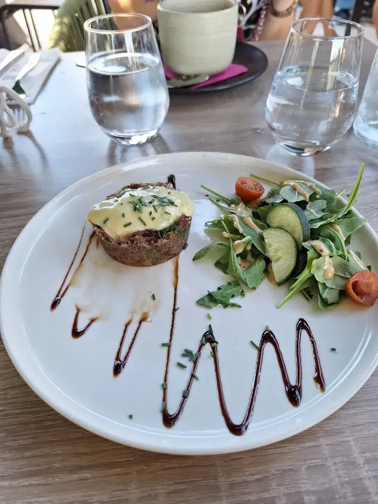 Vincent Gras_Les Tuileries_Mâcon_review