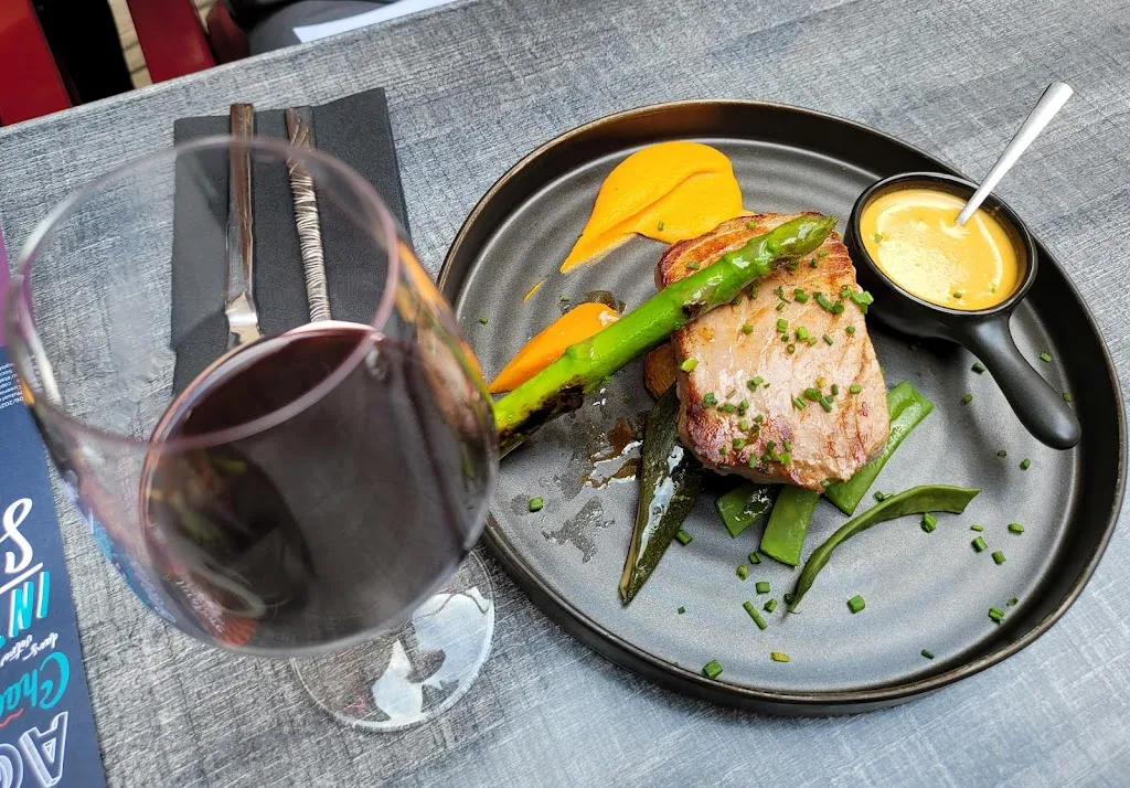 Restaurant Dole l'atelier de louis_Dole_slider_image_2