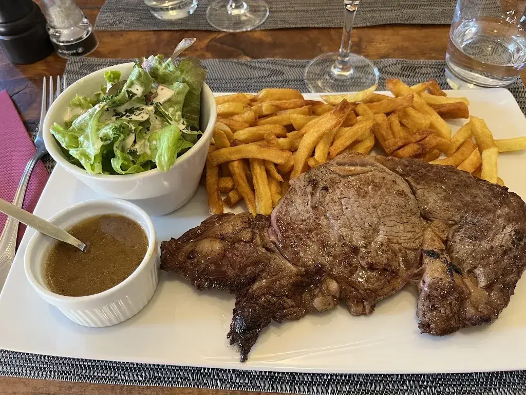 Auberge du Cheval Blanc_Cluny_slider_image_3