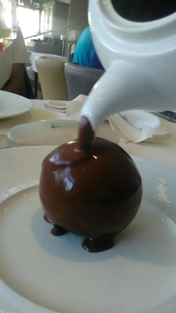 Hostellerie d'Héloise Logis Restaurant in Cluny