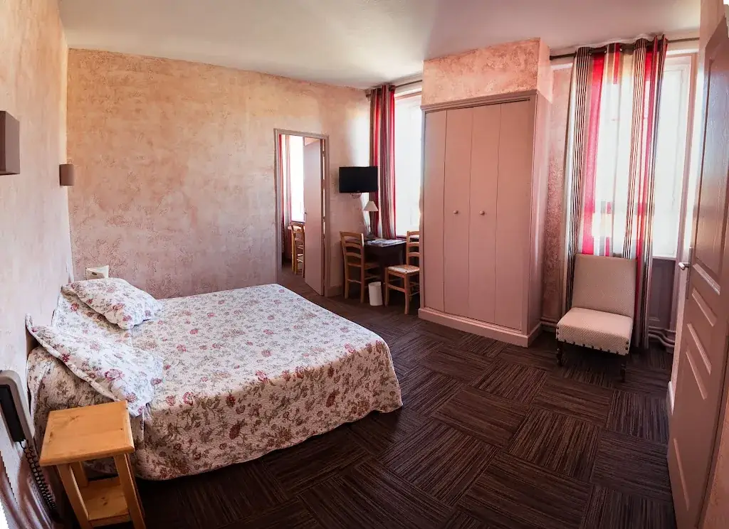 Hostellerie d'Héloise Logis_Cluny_slider_image_2