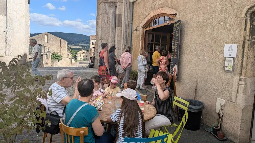 Carl Nys_Chez Louisette_Cluny_review