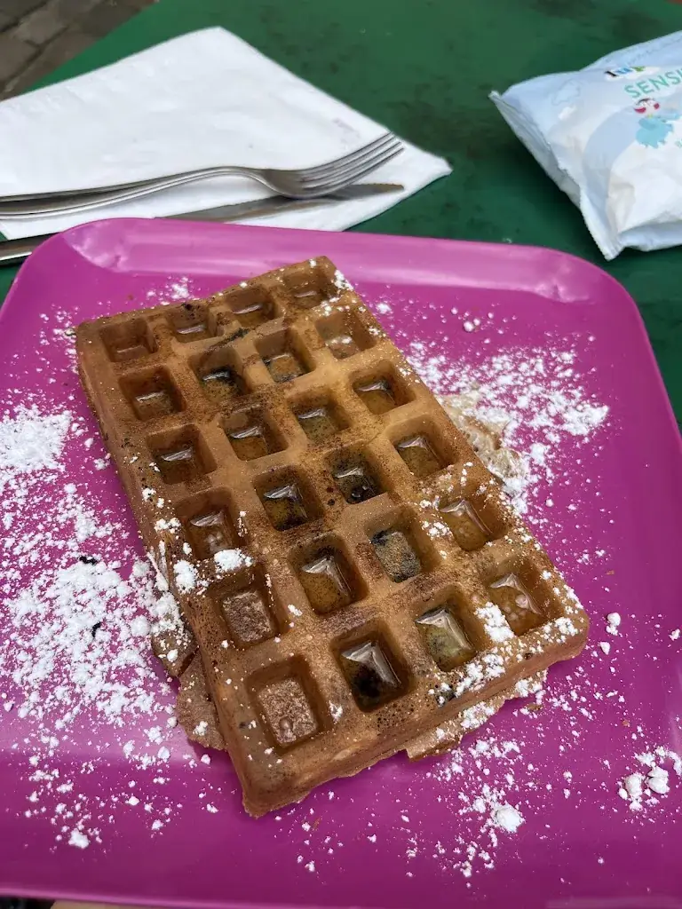 Leni_Chez Louisette_Cluny_review