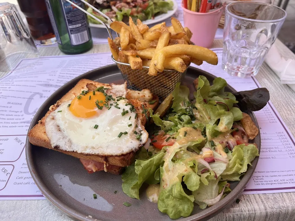 BRASSERIE CAFE DE PARIS_Cluny_slider_image_2