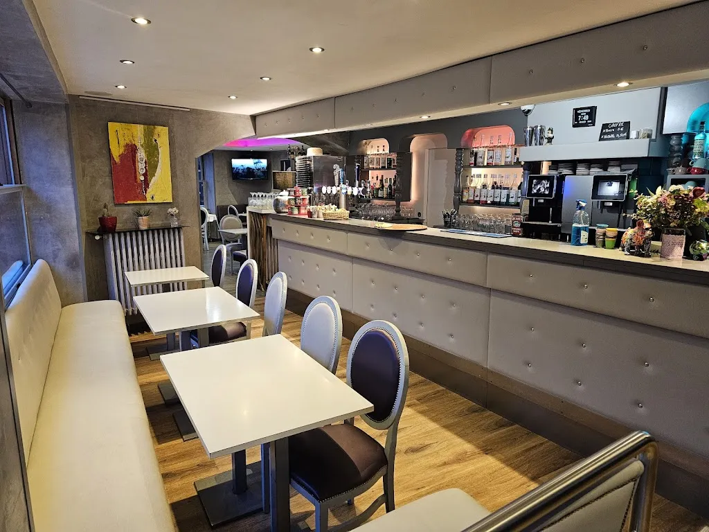 BRASSERIE CAFE DE PARIS_Cluny_slider_image_3