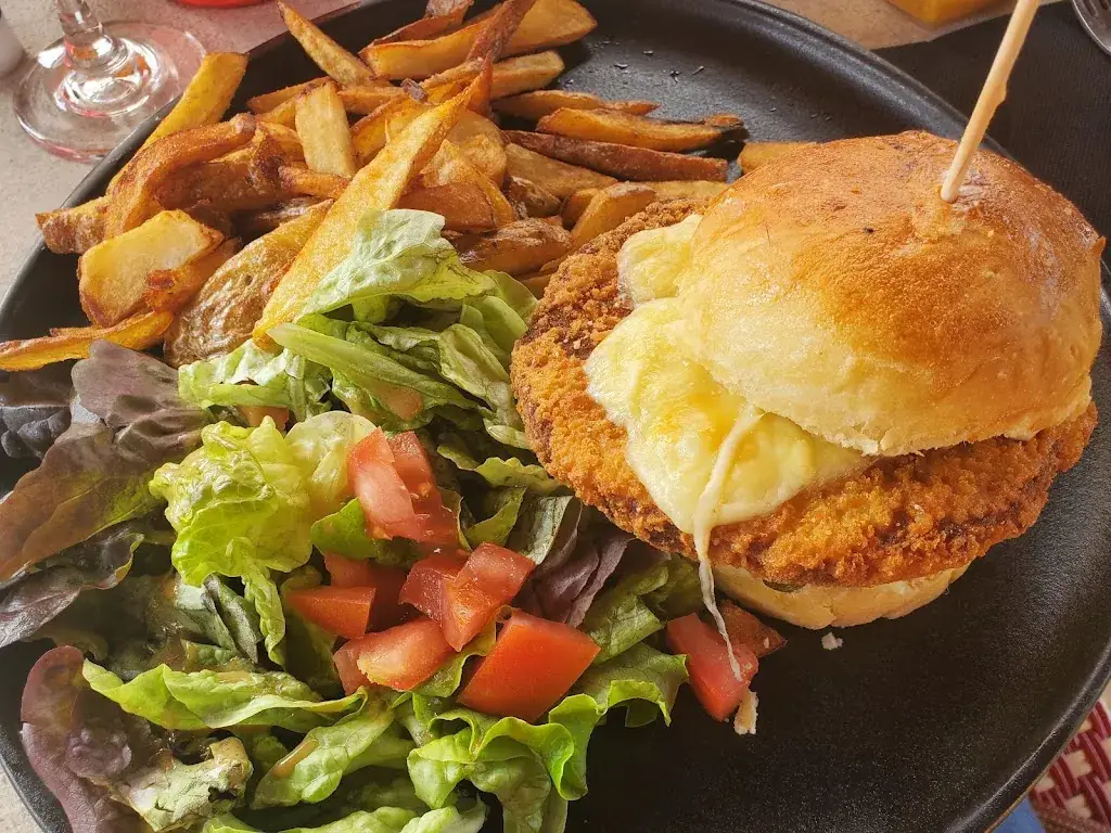 Gaëlle Madusso_Au Bon Point_Cluny_review