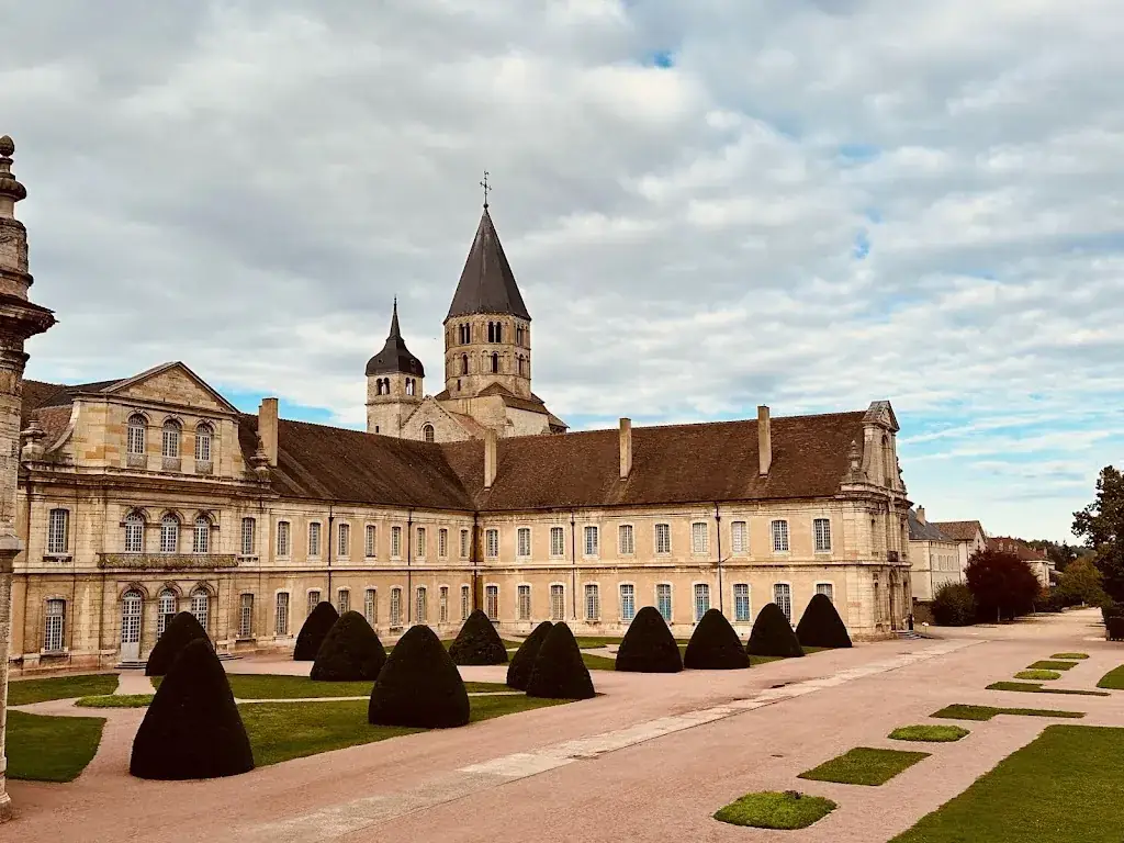 Abbaye de Cluny restaurant in Cluny