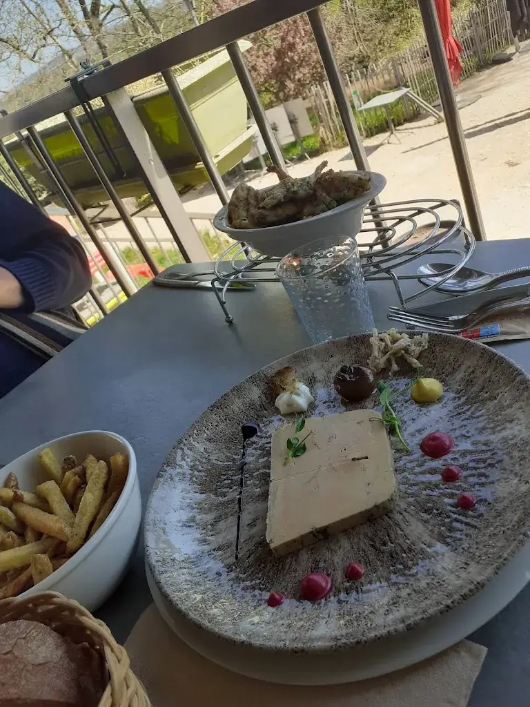 Rebecca Charbonnier_Restaurant Le Pont de Cotte - Cuisine française traditionnelle & Pizzeria_Lournand_review