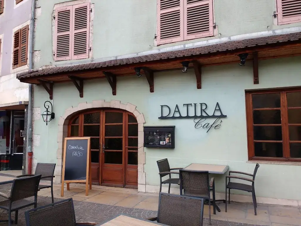 Datira Café Restaurant restaurant in Delle