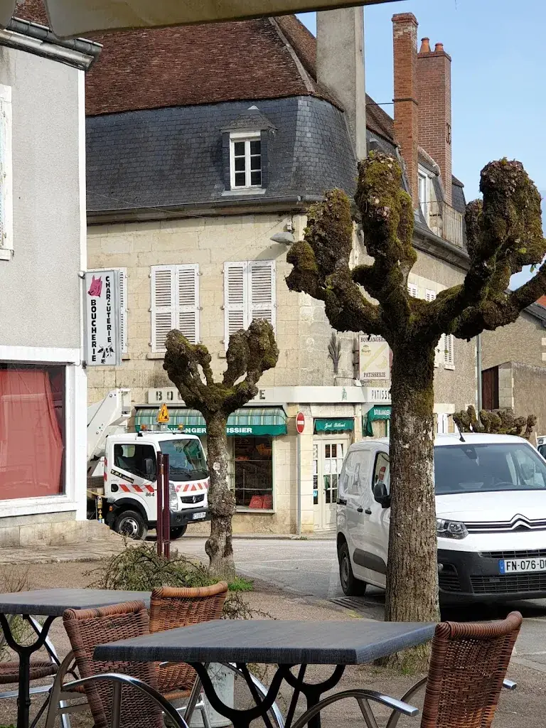 Café de la Place restaurant à Donzy