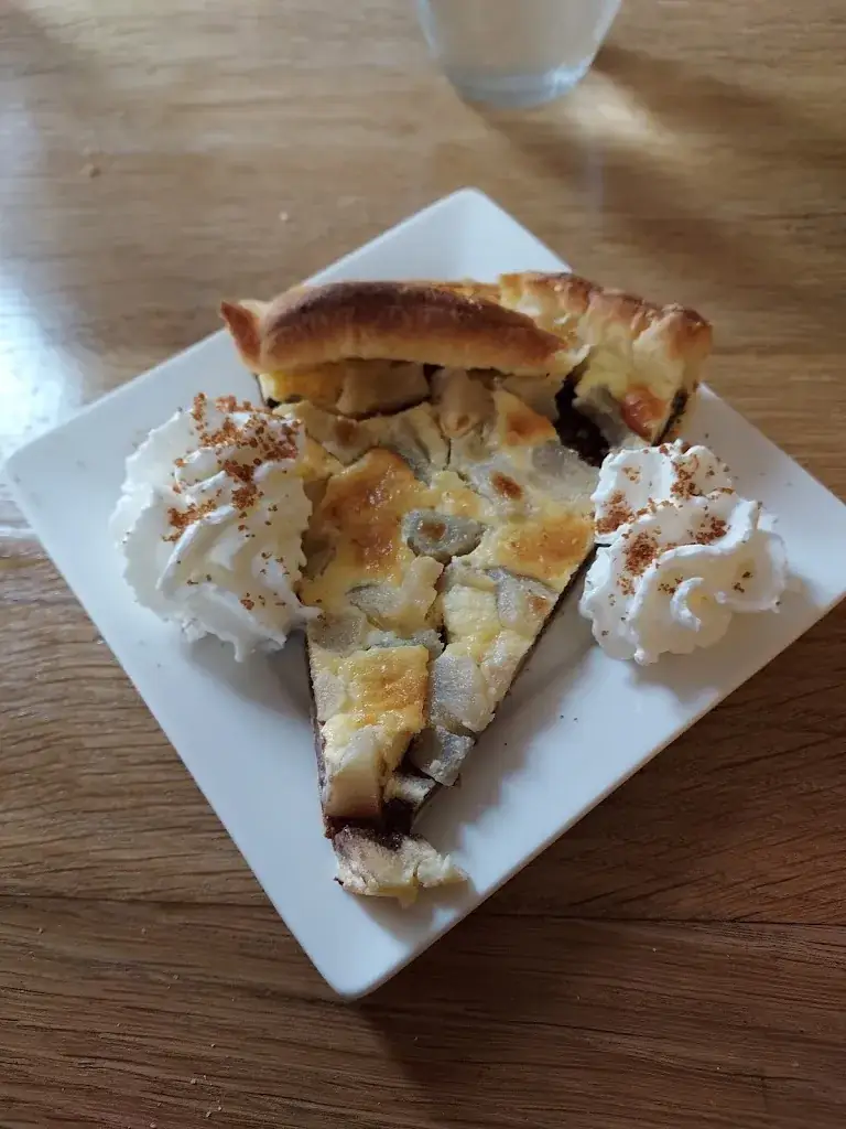 Martine Vendeville-Poulain_Auberge de l'Acotin_Suilly-la-Tour_recensione