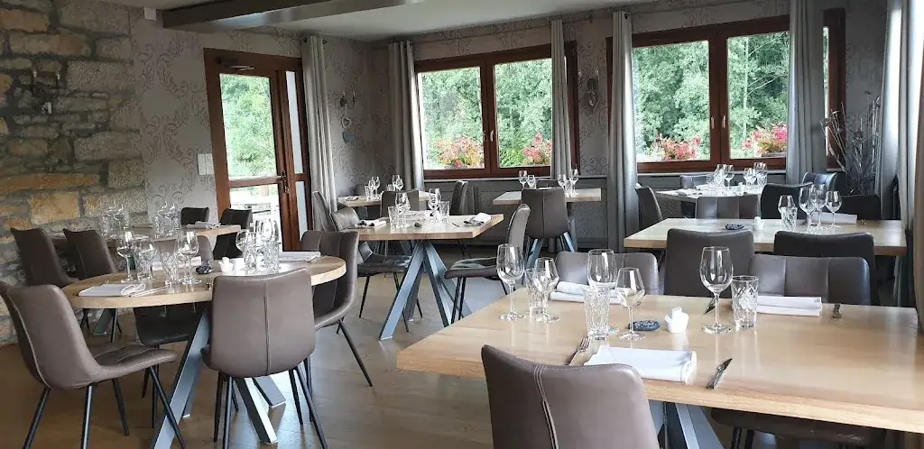 Les Rives du Doubs restaurant in Dampjoux