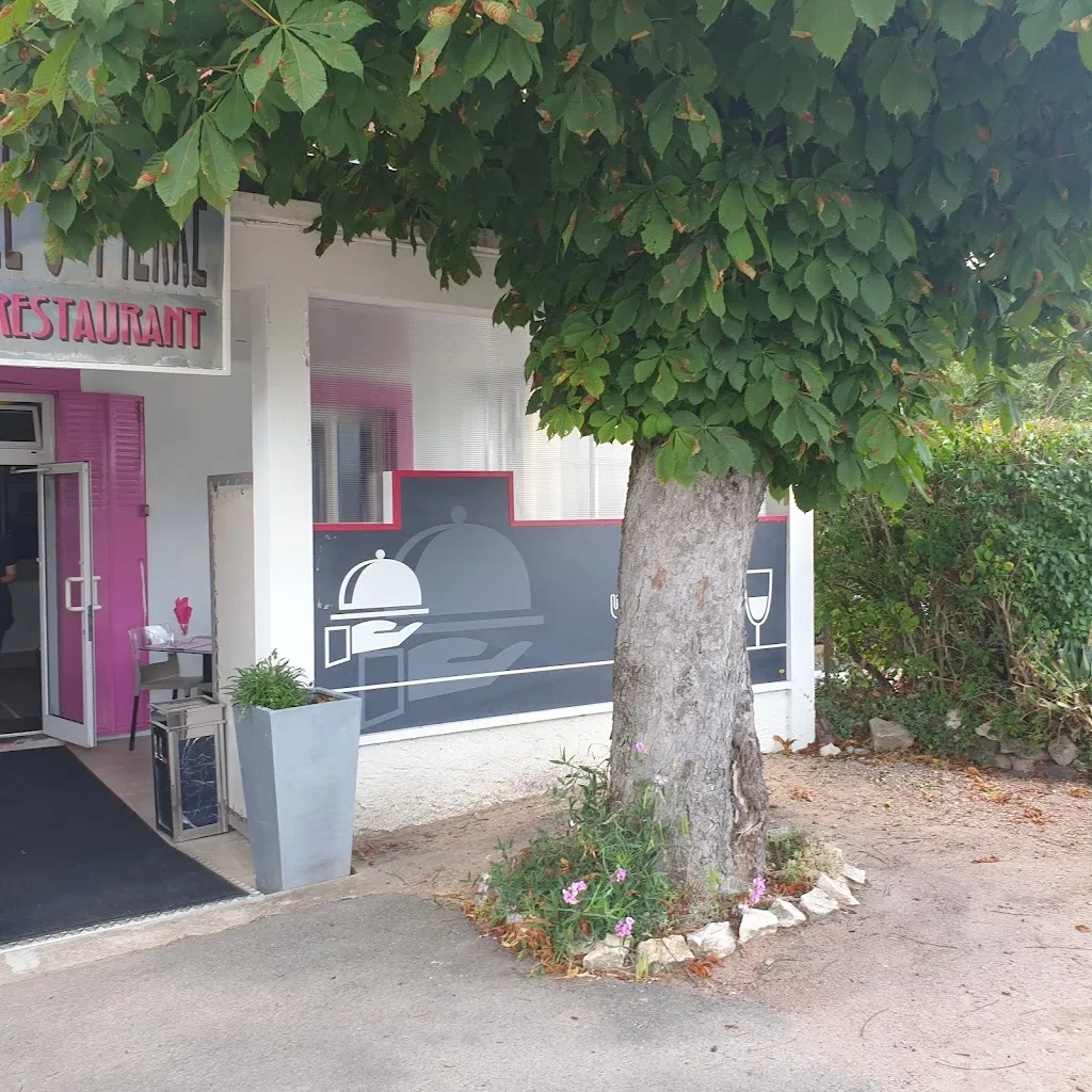 Le Saint Pierre Restaurant in Écuisses