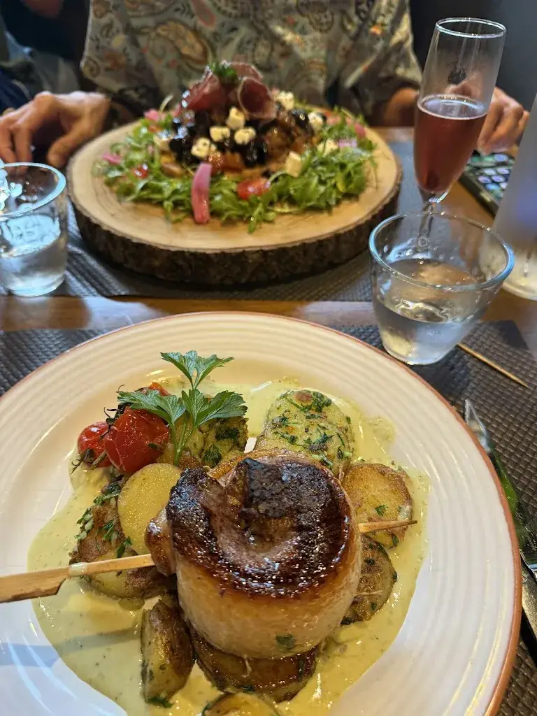 Michel Glorieux_Les Cocottes_Decize_review