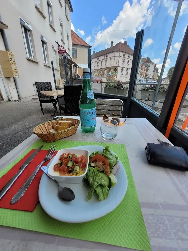 Café Restaurant de la Place restaurant in Épinac