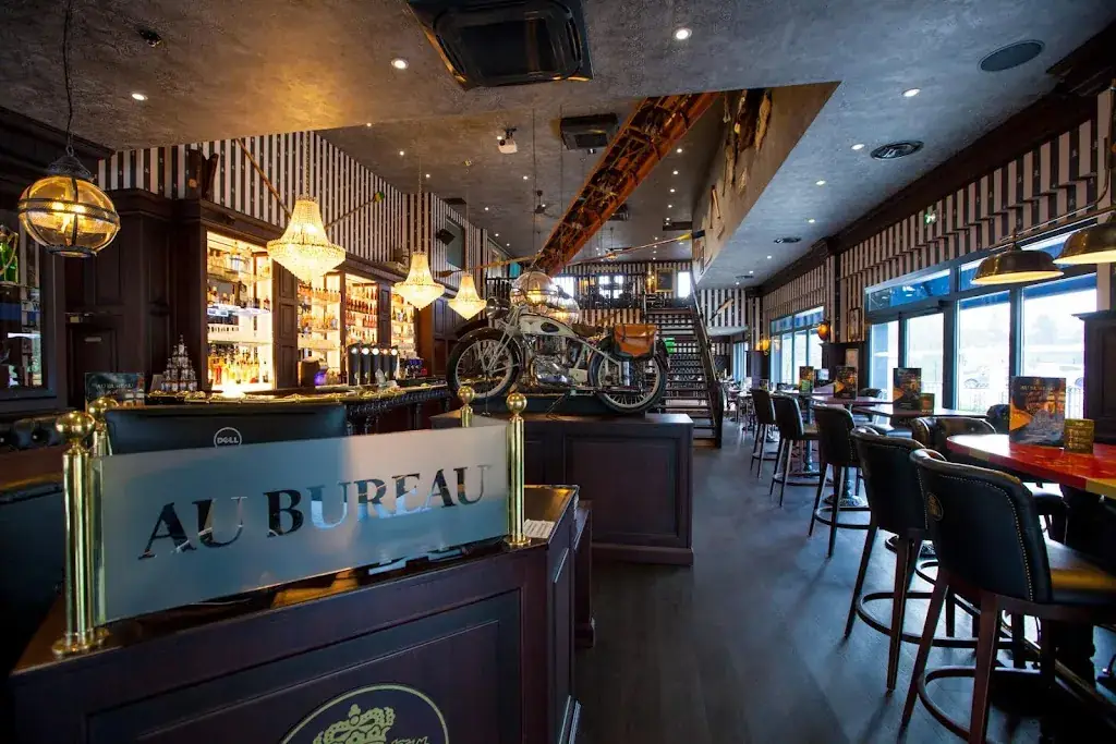 Au Bureau - Pub et Brasserie_École-Valentin_slider_image_1