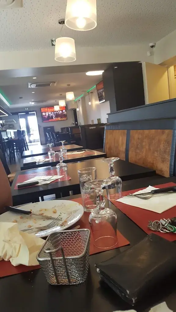 Relais de la Croisée des Routes_École-Valentin_slider_image_3