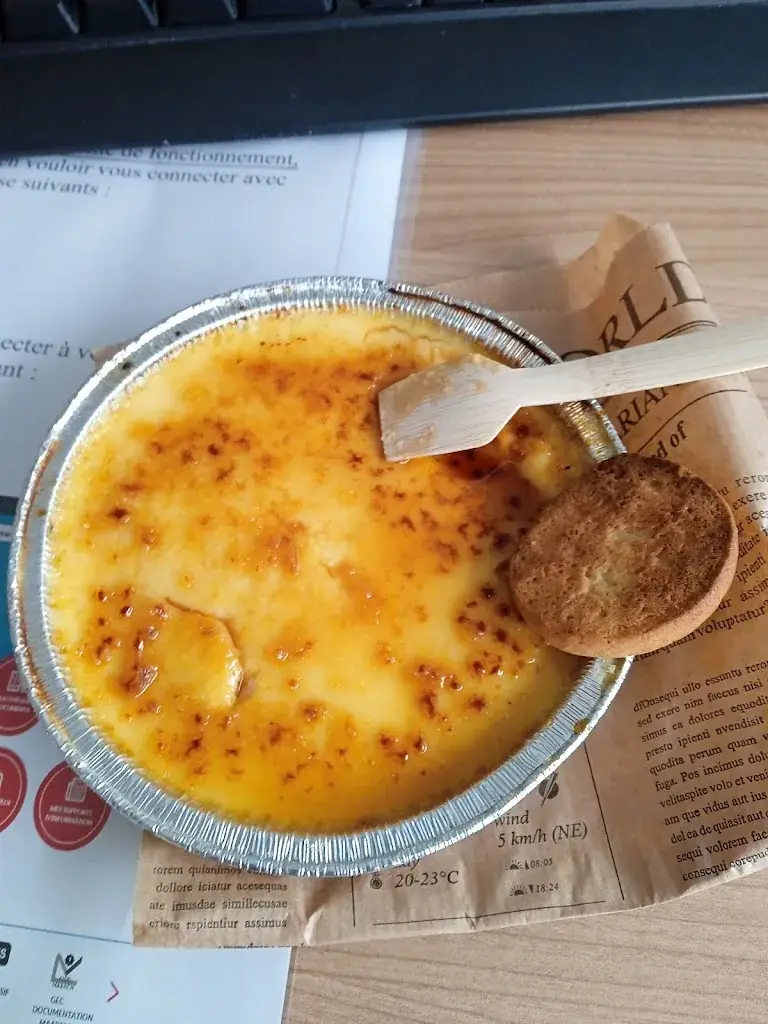 Gerald Brulet_JULIA'S TRUCK_École-Valentin_review