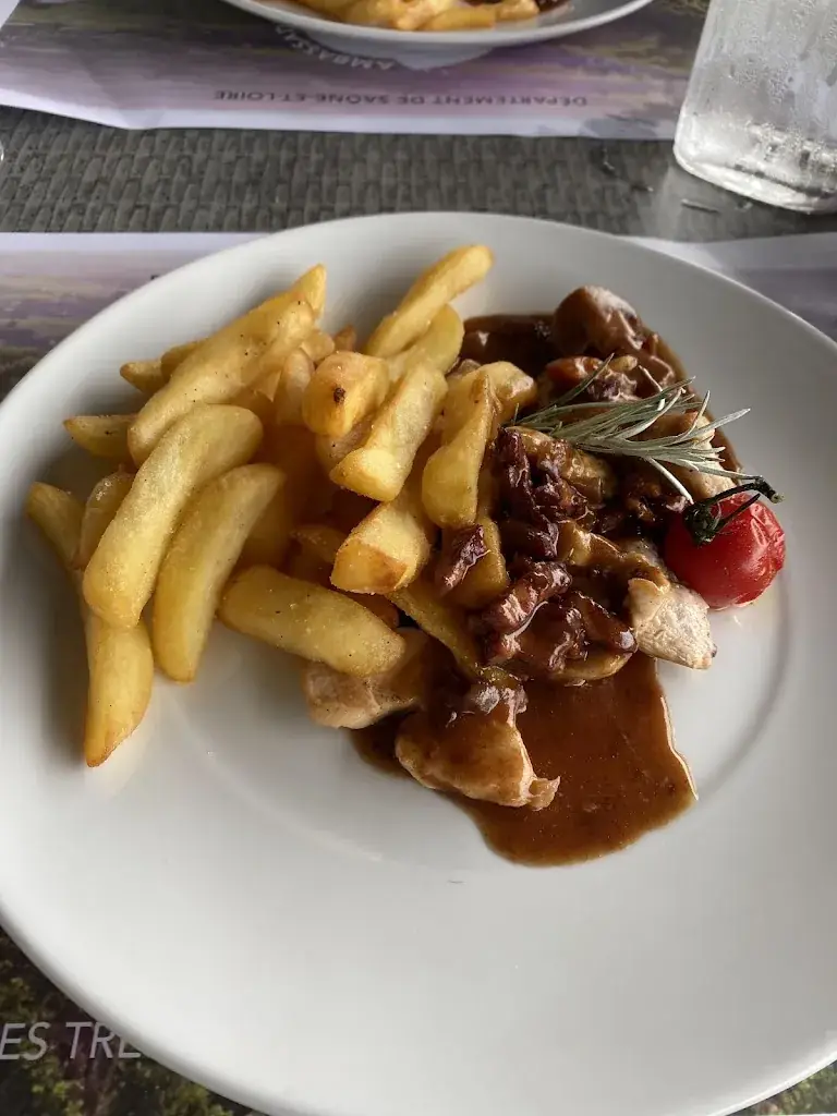 Emma Ross_LES GOURMETS_Étang-sur-Arroux_review