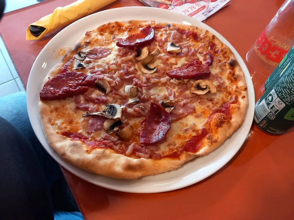 La Baraque Des Forges_Fraisans_slider_image_3