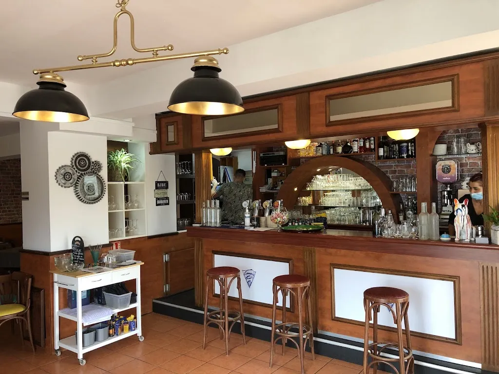 Vague A Bon restaurant in Fleury