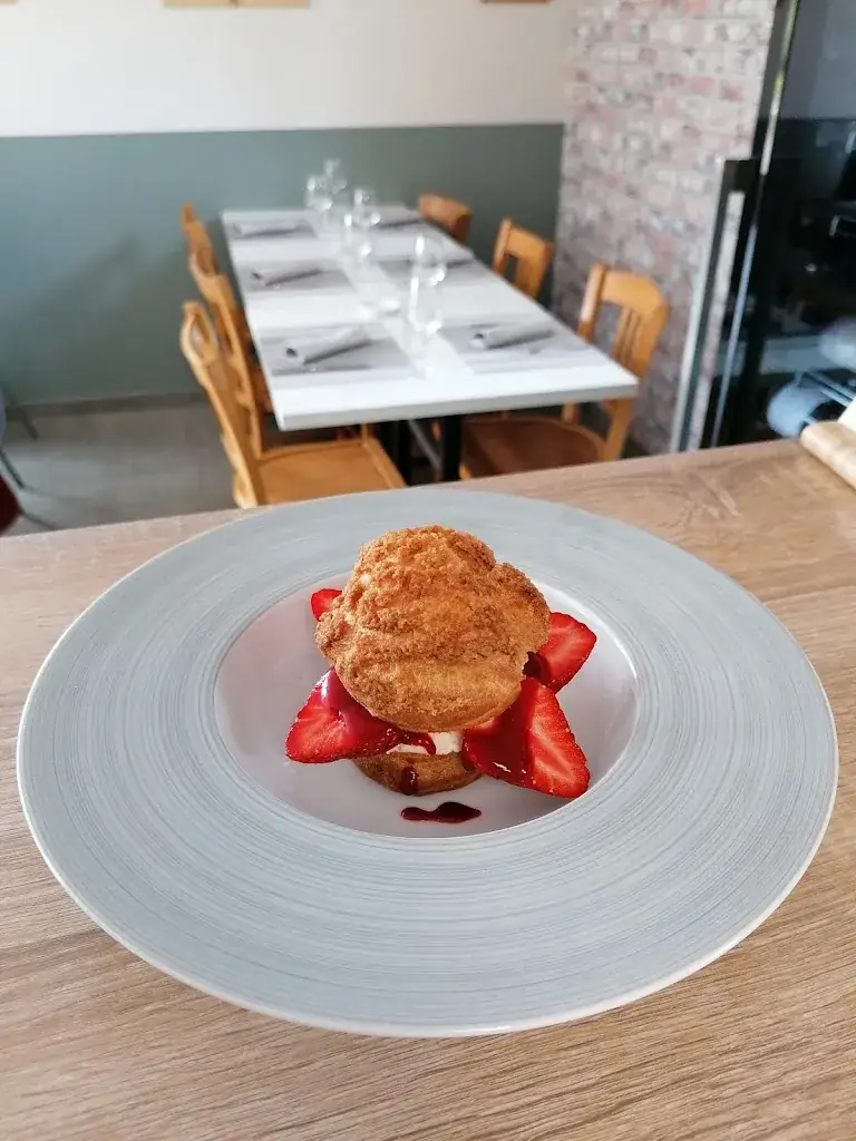 Une table dans le verger_Marchampt_slider_image_3