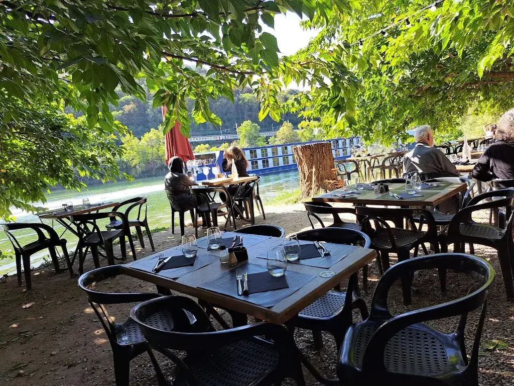 william riley_Aux Pieds dans l'Eau_Rochetaillée-sur-Saône_review