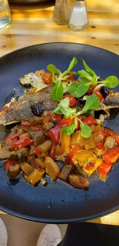 Bill Bedzrah_Aux Pieds dans l'Eau_Rochetaillée-sur-Saône_review