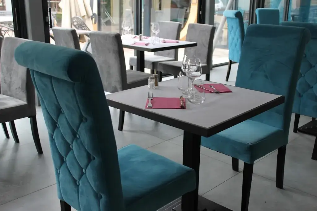 Aux Pieds dans l'Eau restaurant in Rochetaillée-sur-Saône