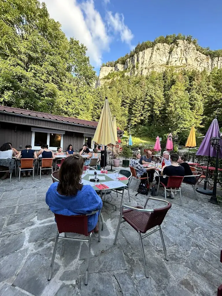 Restaurant La Cascade à La Frasnée Jura_Frasnée_slider_image_1